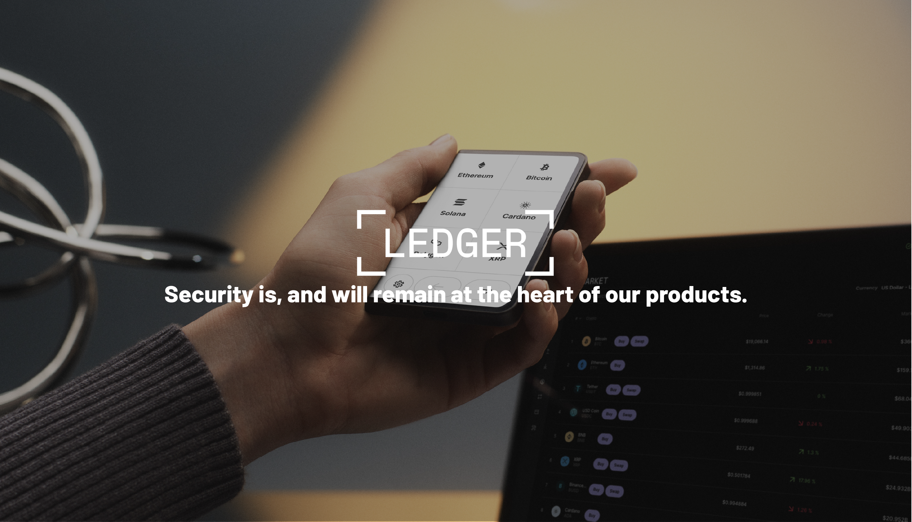 Ledger Hardware Wallet with Ledger logo - digiwallets